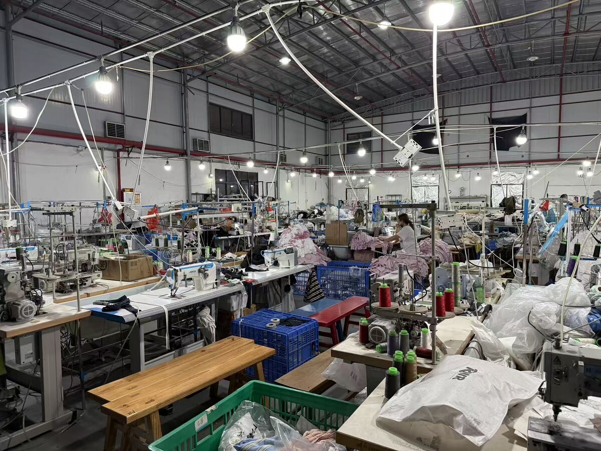 Garment production floor for hoodies, T-shirts, trousers and outerwear