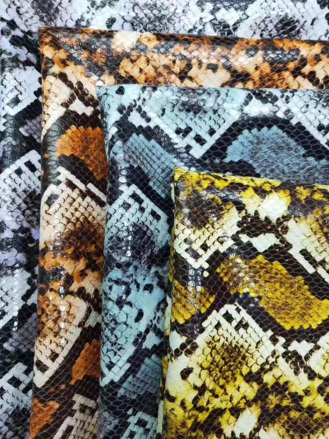 Printed leather sample sheets with snake-effect surface