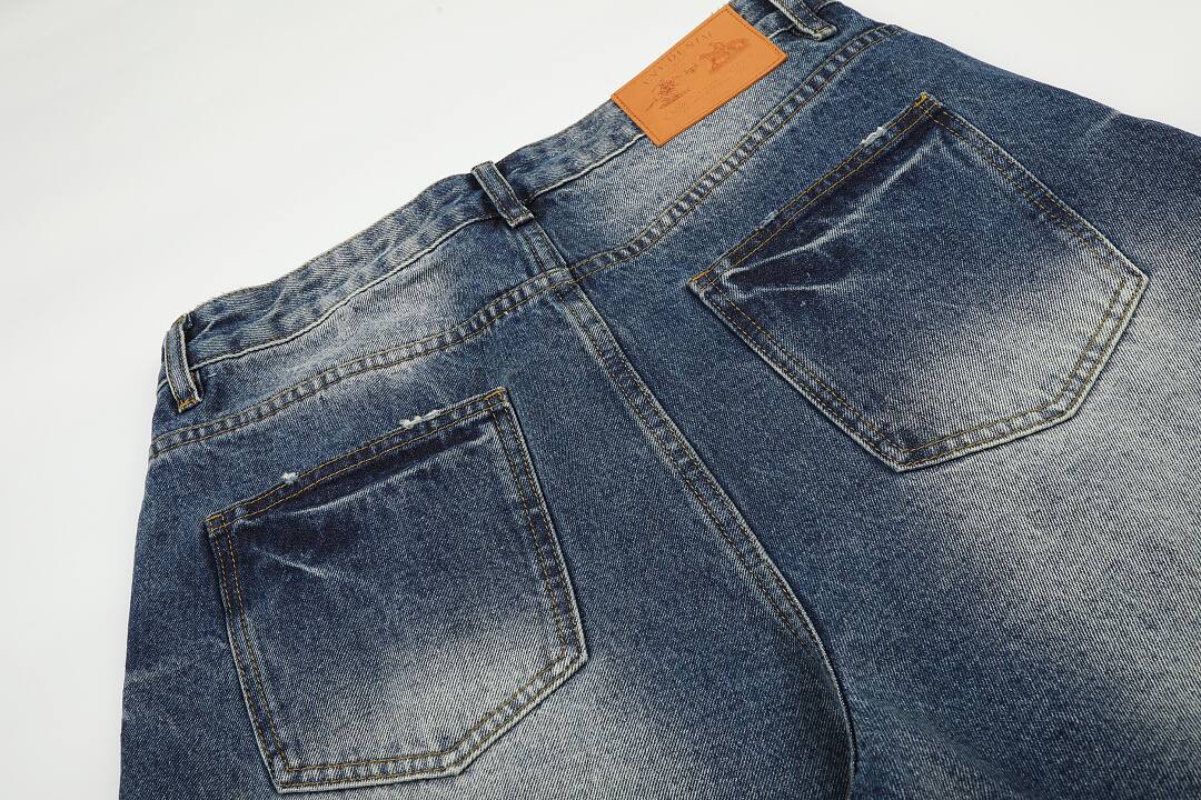 Vintage blue: 86.4% cotton 9.6% polyester 4% regenerated cellulose fiber
