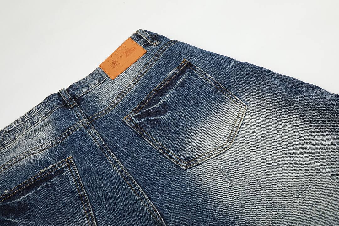 Vintage blue: 86.4% cotton 9.6% polyester 4% regenerated cellulose fiber