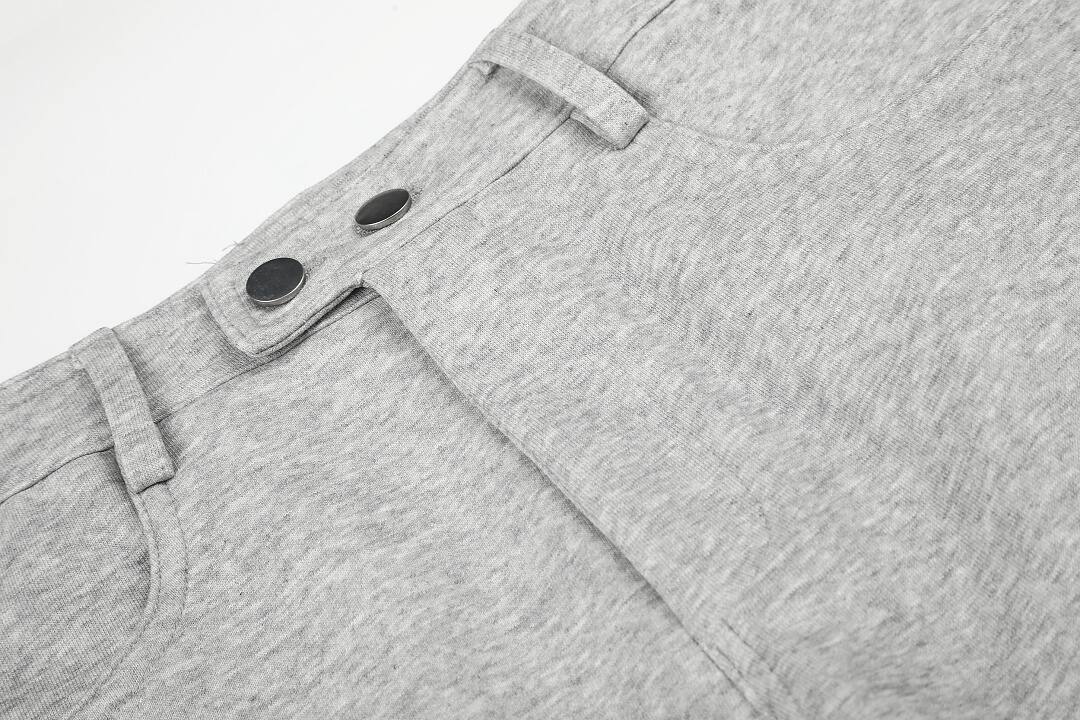 Face Layer: Cotton 52% Polyester 48% (with adhesive)