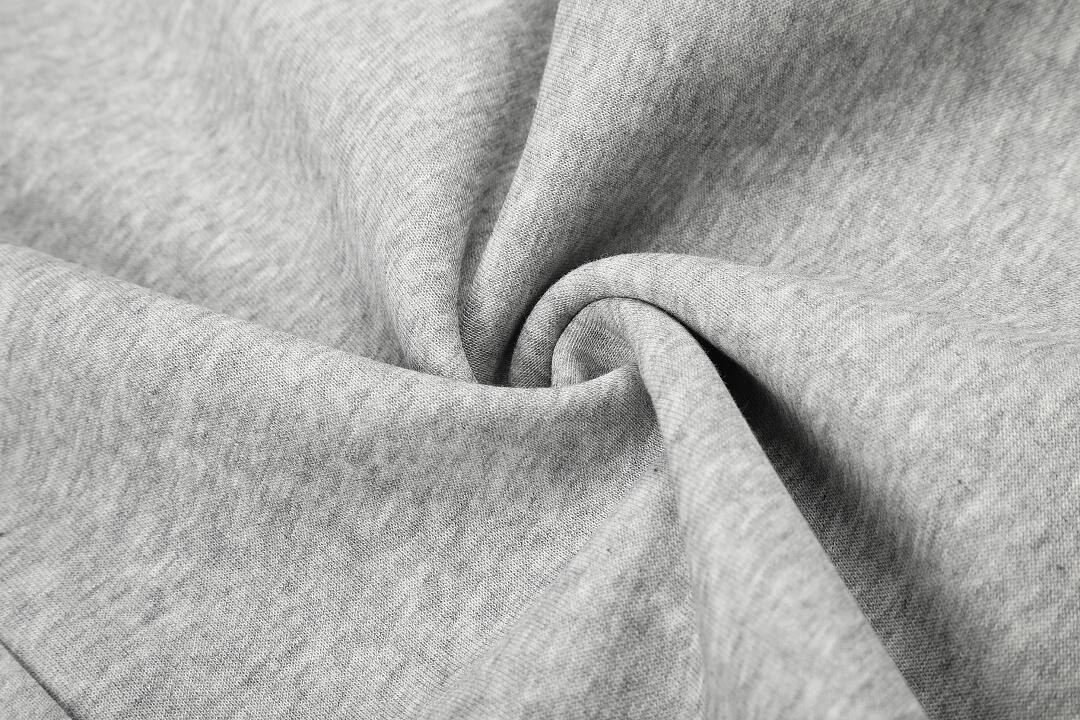 Face Layer: Cotton 52% Polyester 48% (with adhesive)