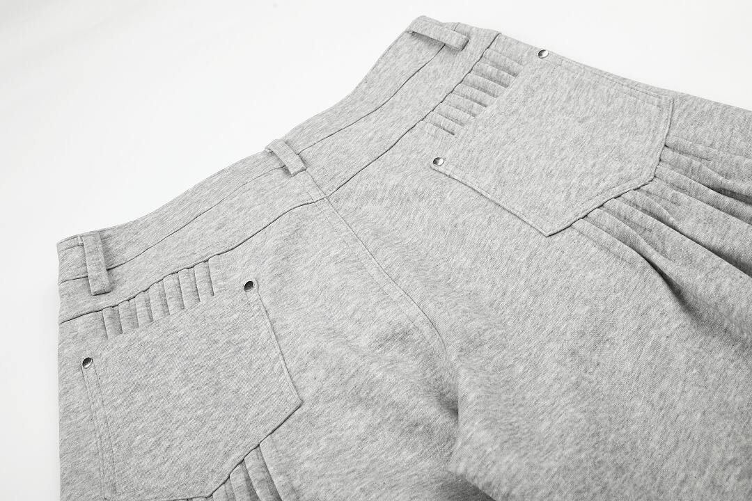 Face Layer: Cotton 52% Polyester 48% (with adhesive)