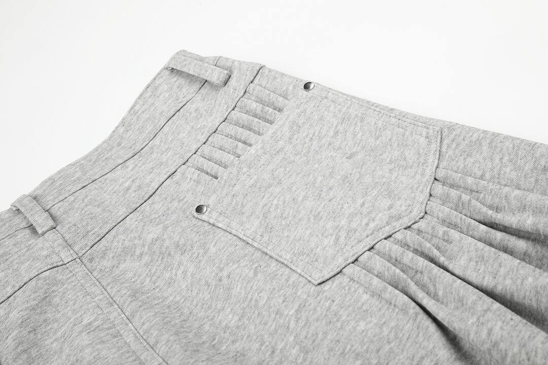 Face Layer: Cotton 52% Polyester 48% (with adhesive)