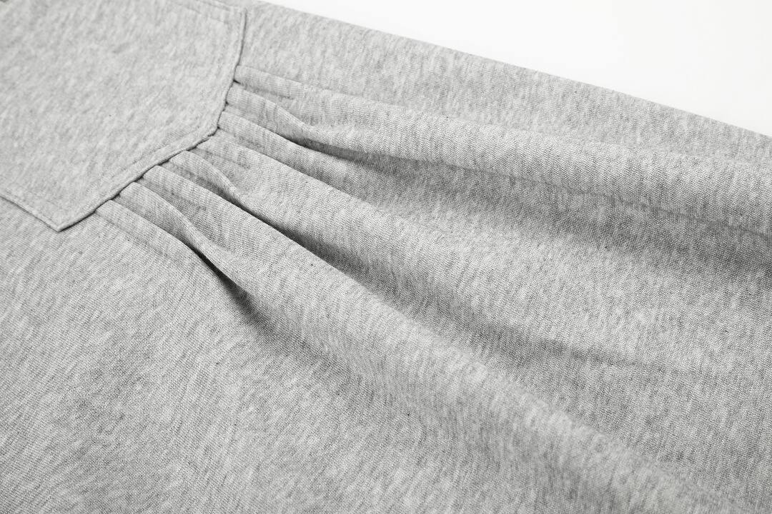 Face Layer: Cotton 52% Polyester 48% (with adhesive)