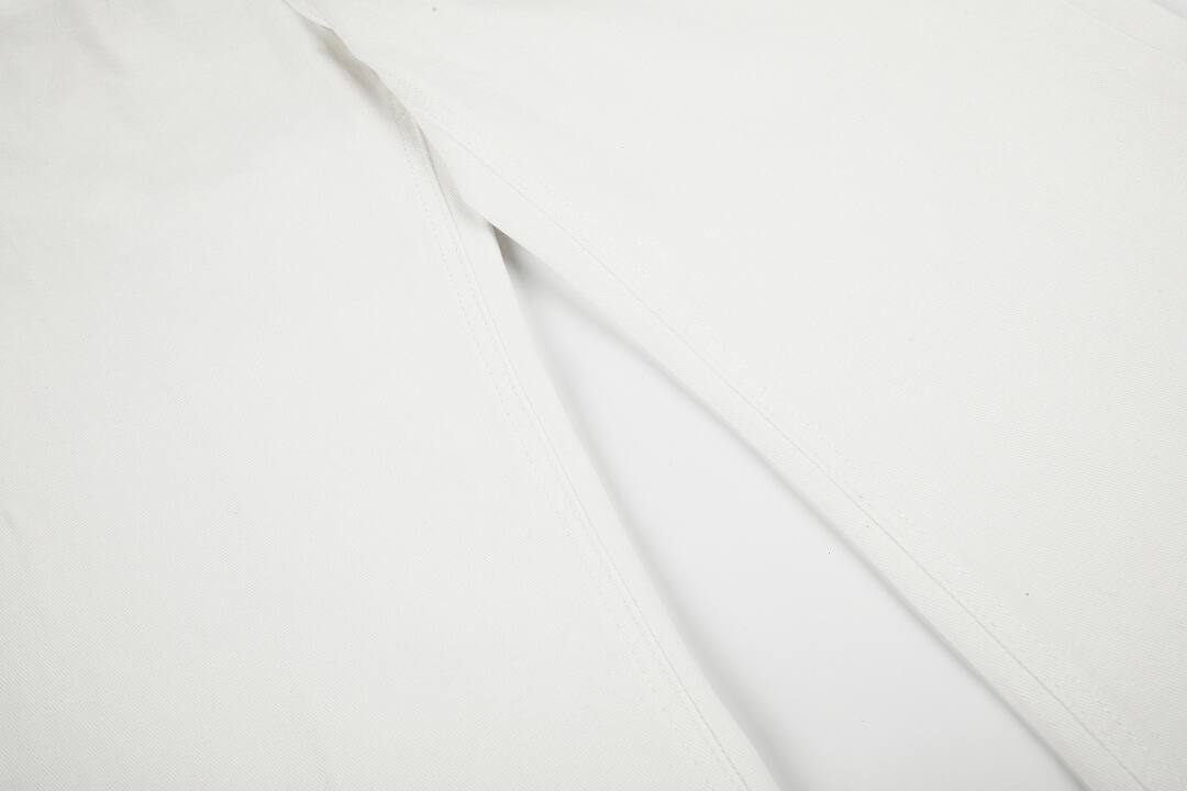 White/Black: 98% Cotton 2% Spandex