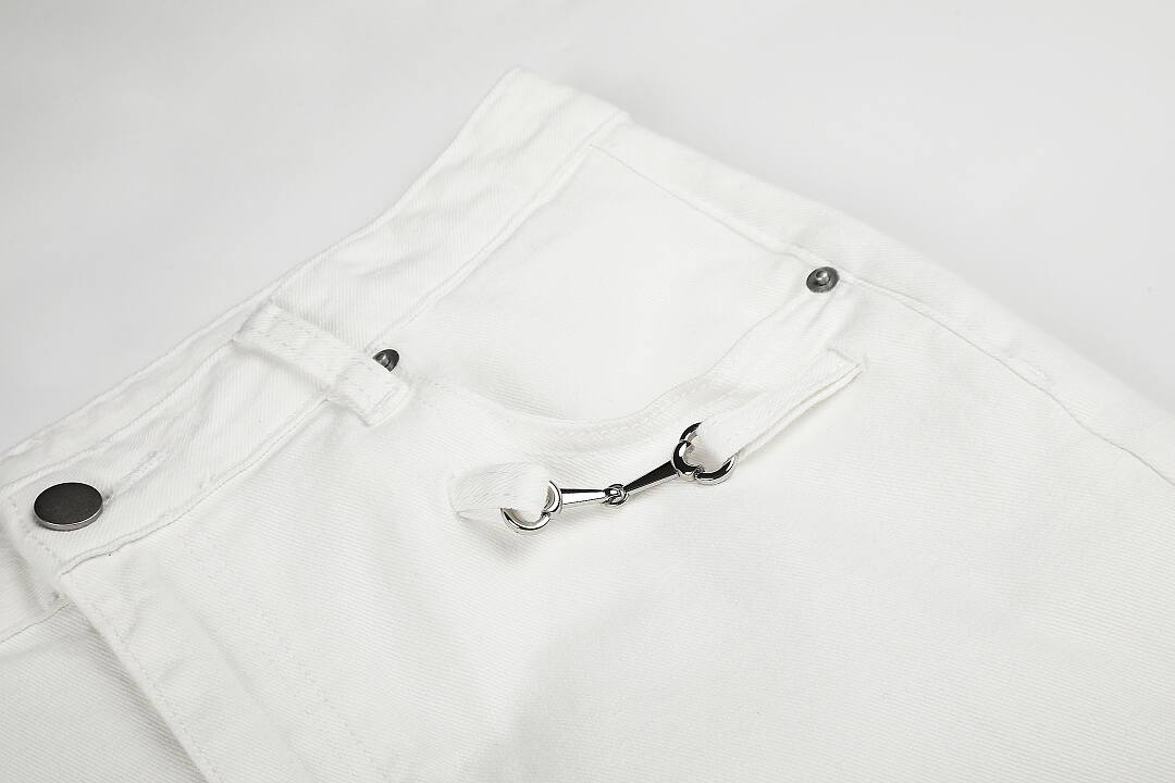 White/Black: 98% Cotton 2% Spandex