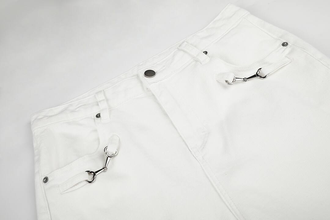 White/Black: 98% Cotton 2% Spandex
