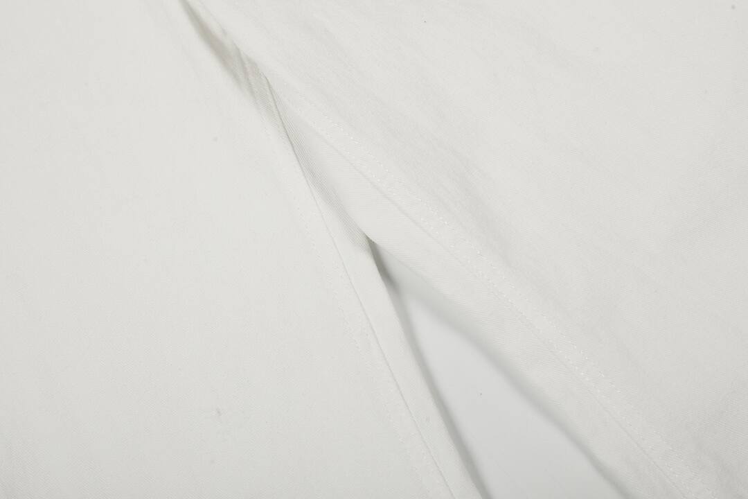 White/Black: 98% Cotton 2% Spandex