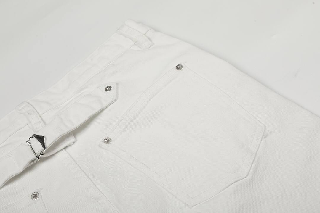 White/Black: 98% Cotton 2% Spandex