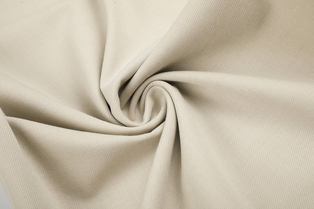 Y6100